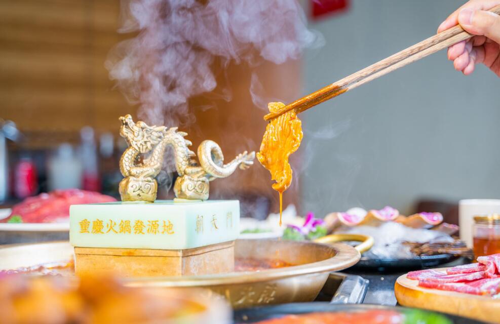 火鍋店的收入主要是靠什么來支撐的？ 